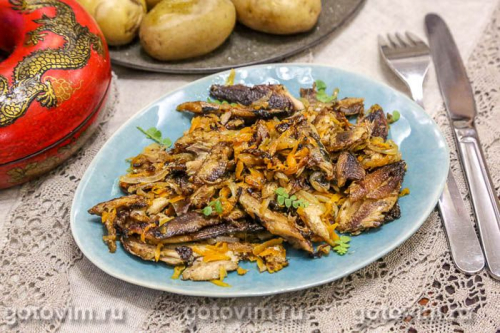 Поджарка из иваси с овощами