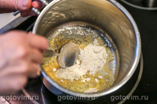 Лазанья с фрикадельками, овощным соусом и бешамель