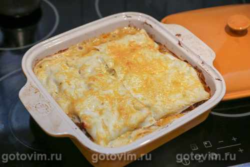 Лазанья с фрикадельками, овощным соусом и бешамель