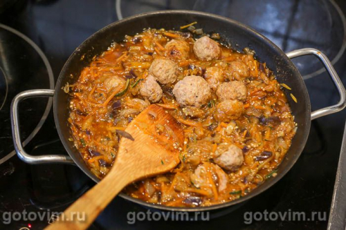 Лазанья с фрикадельками, овощным соусом и бешамель