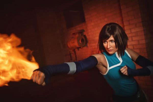 Косплеер Korra повелевает огнем как настоящий мастер