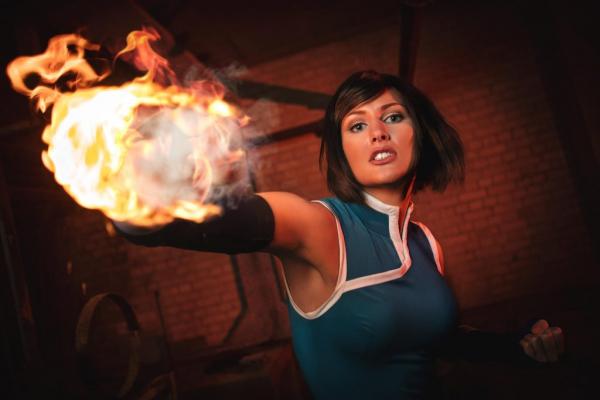 Косплеер Korra повелевает огнем как настоящий мастер