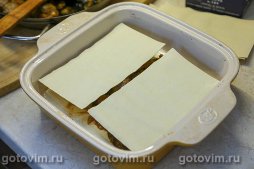 Лазанья с фрикадельками, овощным соусом и бешамель