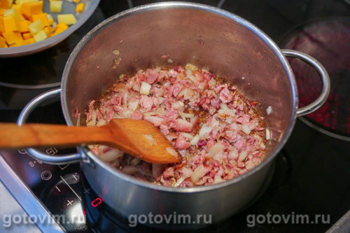 Суп-пюре из тыквы с беконом и сливками