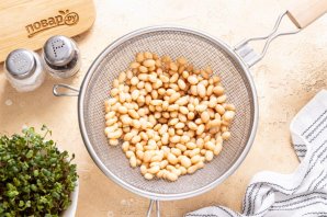 Фасоль с луком