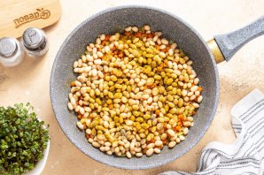 Фасоль с луком