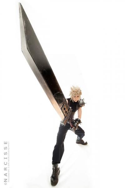 Очень хороший косплей на Final Fantasy VII Очень хороший косплей на Final Fantasy VII