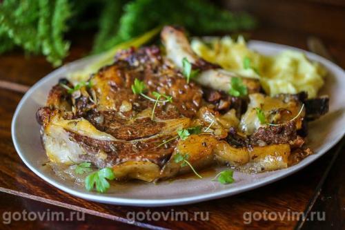 Говядина в фольге, запеченная в духовке