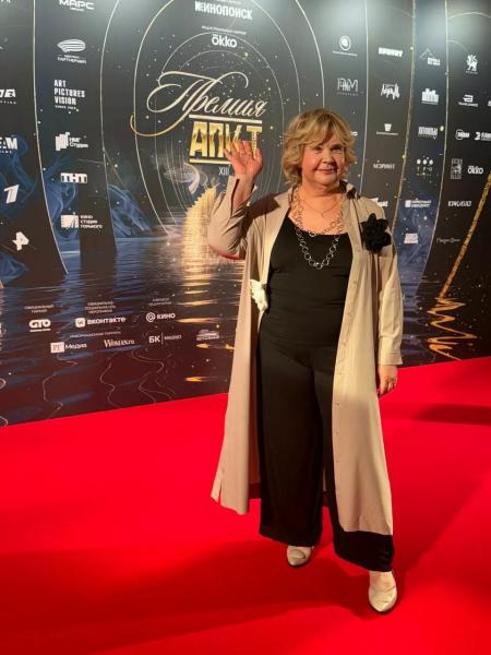 Татьяна Догилева рассказала о личной жизни на красной дорожке Премии АПКиТ 2026
Татьяна Догилева рассказала о личной жизни на красной дорожке Премии АПКиТ 2026