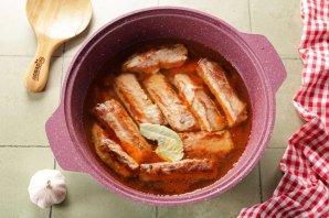 Ребрышки с фасолью