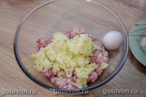 Мясные котлеты с картофелем в микроволновке