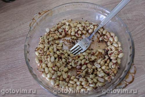 Солёный арахис с сушёными помидорами и чесноком в микроволновке 