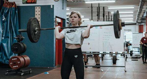 Армейский жим: крепкая база для сильных и рельефных плеч Армейский жим: крепкая база для сильных и рельефных плеч