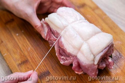 Свиной рулет с зелёной спаржей в мультиварке