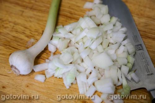 Молодой картофель, жаренный дольками с лисичками в мультиварке