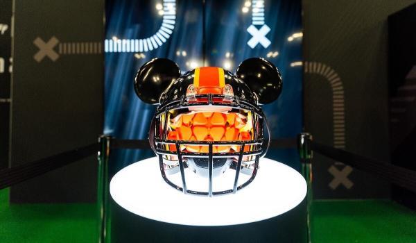 Disney, NFL и Champion представили коллекцию одежды для клубов NFL
Disney, NFL и Champion представили коллекцию одежды для клубов NFL