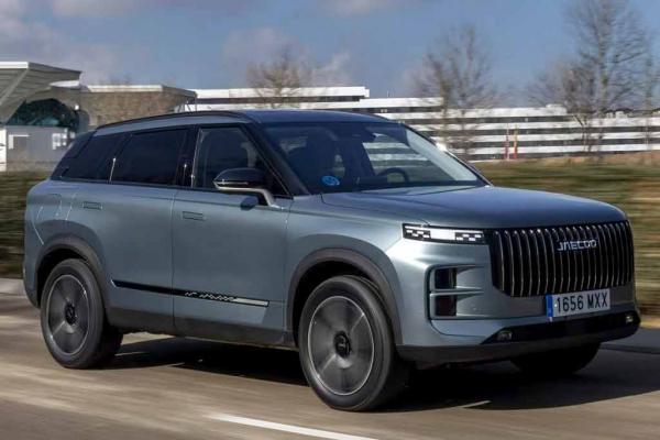 JAECOO J7 или Changan UNI-S: как выбрать кроссовер в 2026 JAECOO J7 или Changan UNI-S: как выбрать кроссовер в 2026