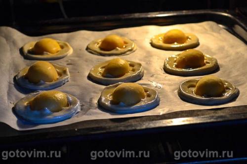 Слойки с абрикосами