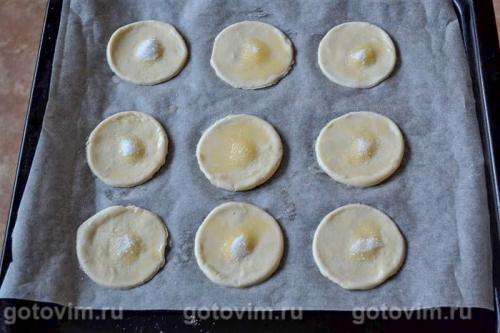 Слойки с абрикосами