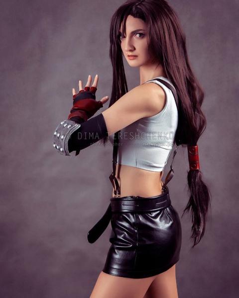 Косплей Тифы Локхарт из ремейка Final Fantasy VII, который поднимается на новый уровень Косплей Тифы Локхарт из ремейка Final Fantasy VII, который поднимается на новый уровень