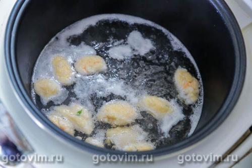 Клецки из манки с креветками