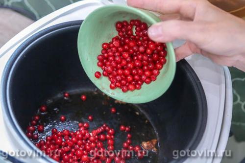 Свиная отбивная с соусом из красной смородины в мультиварке