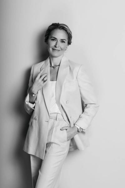 Елена Нечаева: «В Версальской осмотеке представлено 40 парфюмерных композиций Faberlic»
Елена Нечаева: «В Версальской осмотеке представлено 40 парфюмерных композиций Faberlic»