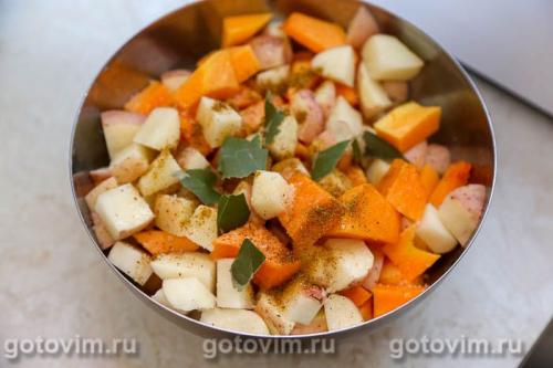 Свинина с черносливом, тыквой и картошкой, запеченная в рукаве