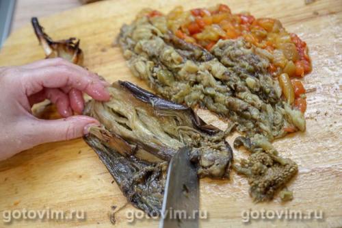 Икра из печёных баклажанов и перцев с варёным яйцом