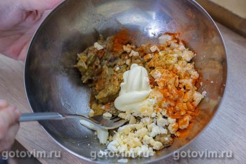 Икра из печёных баклажанов и перцев с варёным яйцом
