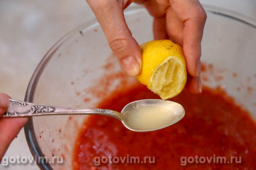 Клубника, протертая с сахаром с апельсинами (без варки) 