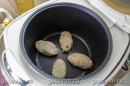 Мясные котлеты с булгуром в мультиварке
