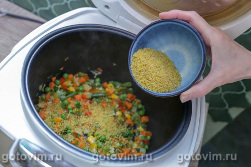 Мясной суп с овощной смесью и булгуром в мультиварке