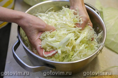 Квашеная капуста с клюквой и яблоками