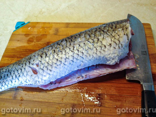 Белый амур, запеченный с творожным сыром в фольге