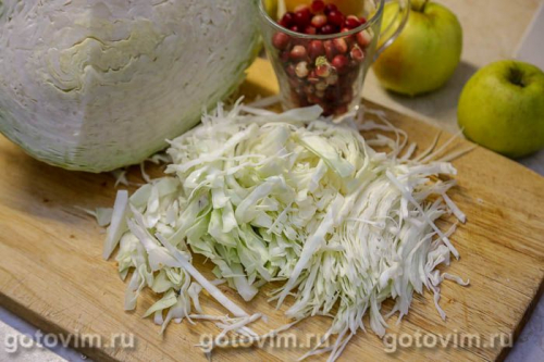 Квашеная капуста с клюквой и яблоками