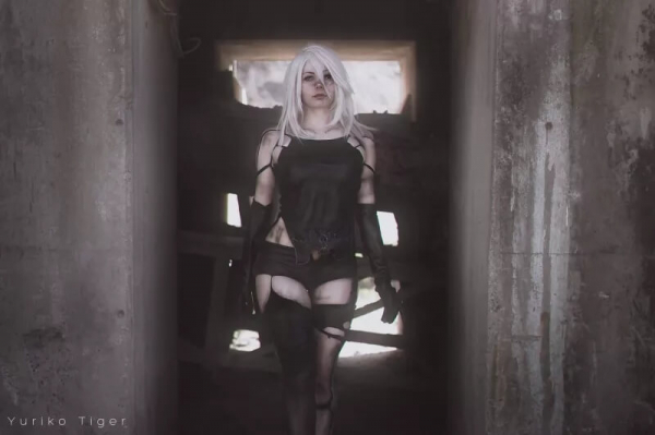 Видео с косплеем Nier: Automata имеет несколько концовок
