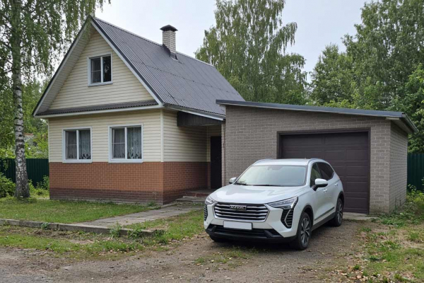 Загородный дом для автомобилиста: как организовать удобное пространство внутри и снаружи Загородный дом для автомобилиста: как организовать удобное пространство внутри и снаружи