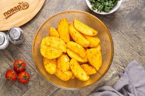 Картофель дольками в духовке Картофель дольками в духовке
