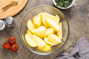 Картофель дольками в духовке Картофель дольками в духовке