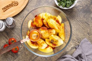Картофель дольками в духовке Картофель дольками в духовке